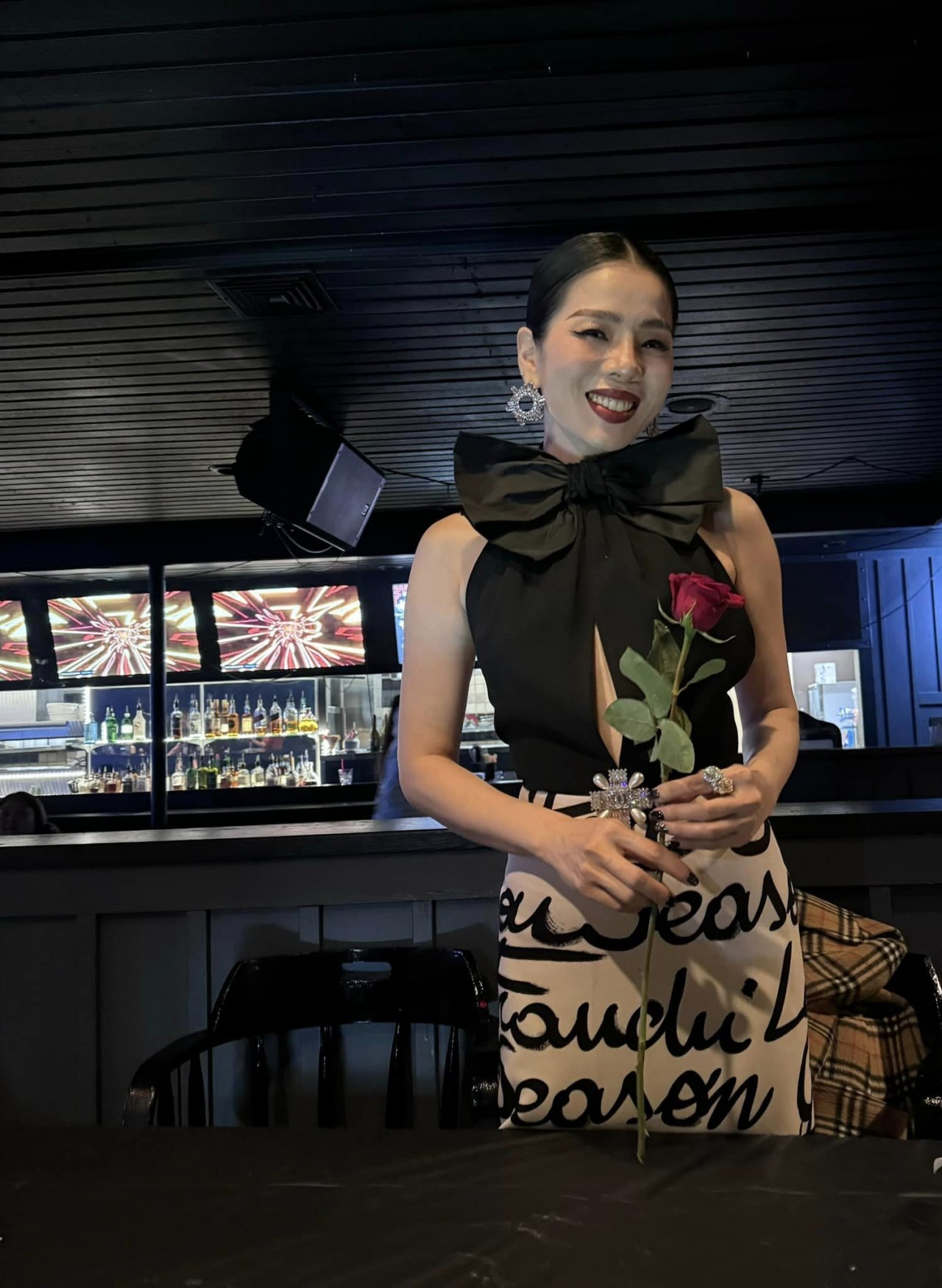 Sao Việt: Lý Nhã Kỳ khoe dáng bốc lửa