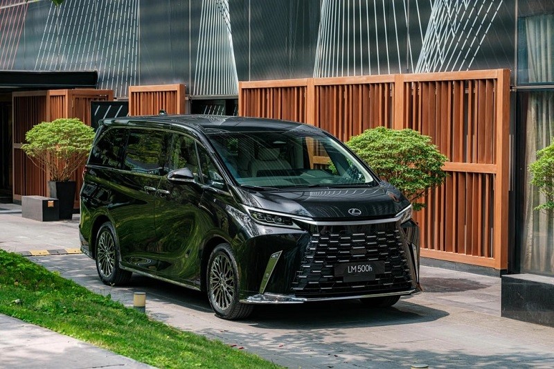 Cận cảnh mẫu MPV hạng sang Lexus LM 500h 2024 vừa ra mắt tại Việt Nam, giá từ 7,29 tỷ đồng