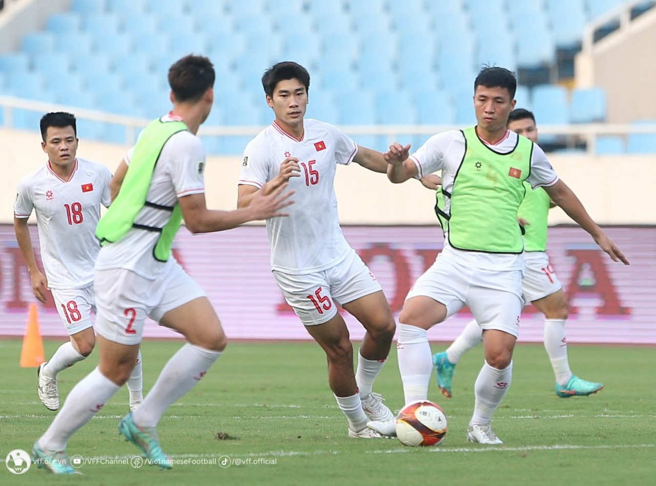 Các tuyển thủ đội tuyển Việt Nam gửi lời chia tay HLV Philippe Troussier