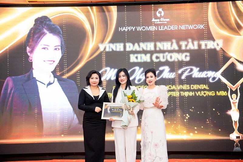 Vinh danh nhà tài trợ kim cương.