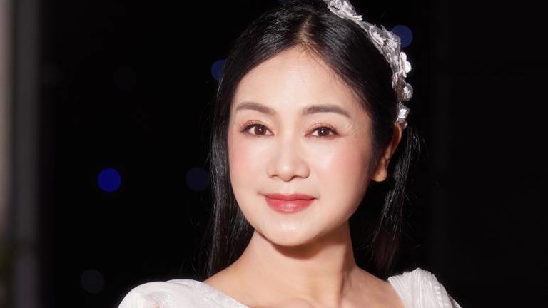 NSND Thu Hà 'trẻ mãi không già'