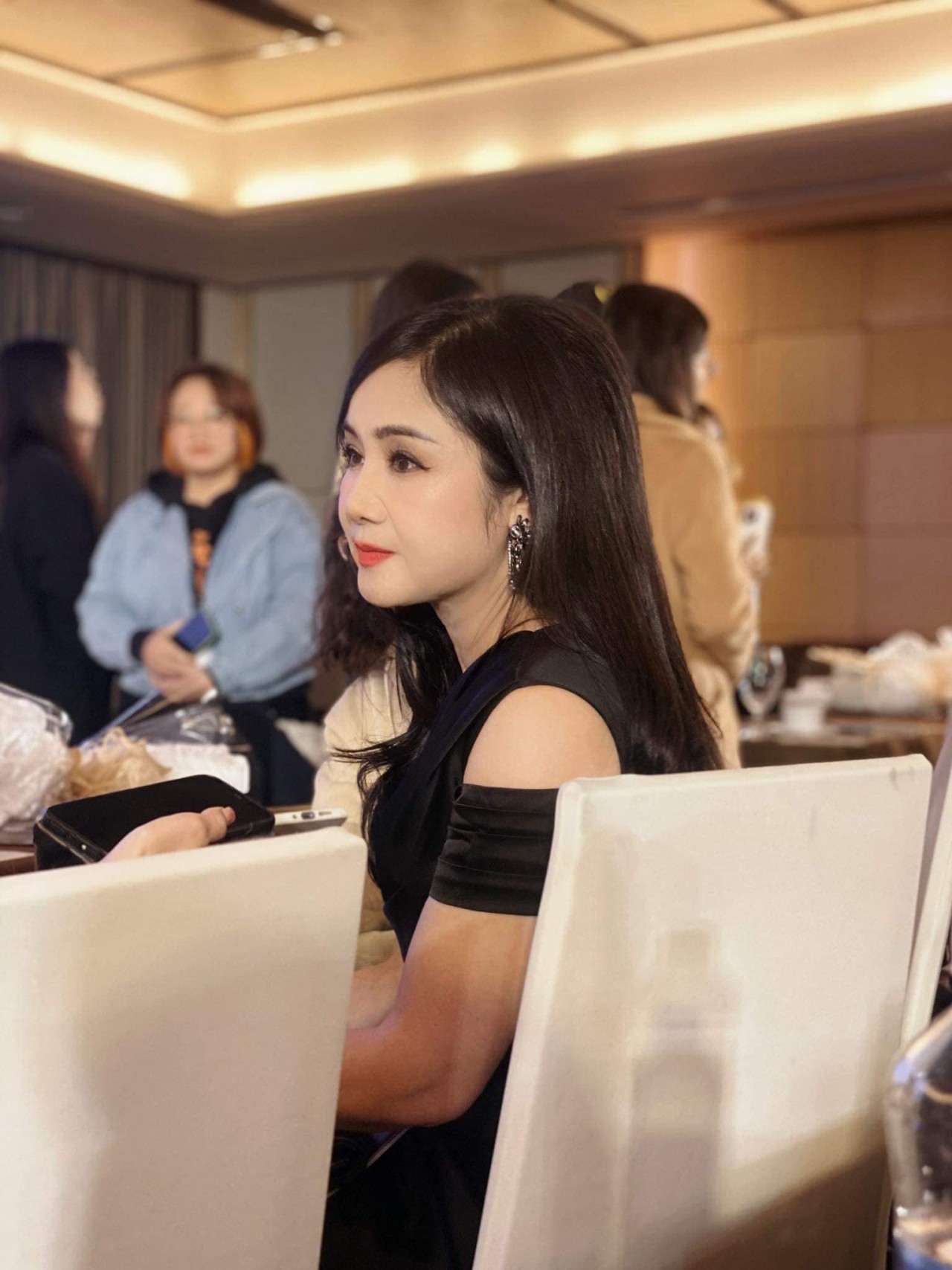 NSND Thu Hà 'trẻ mãi không già'