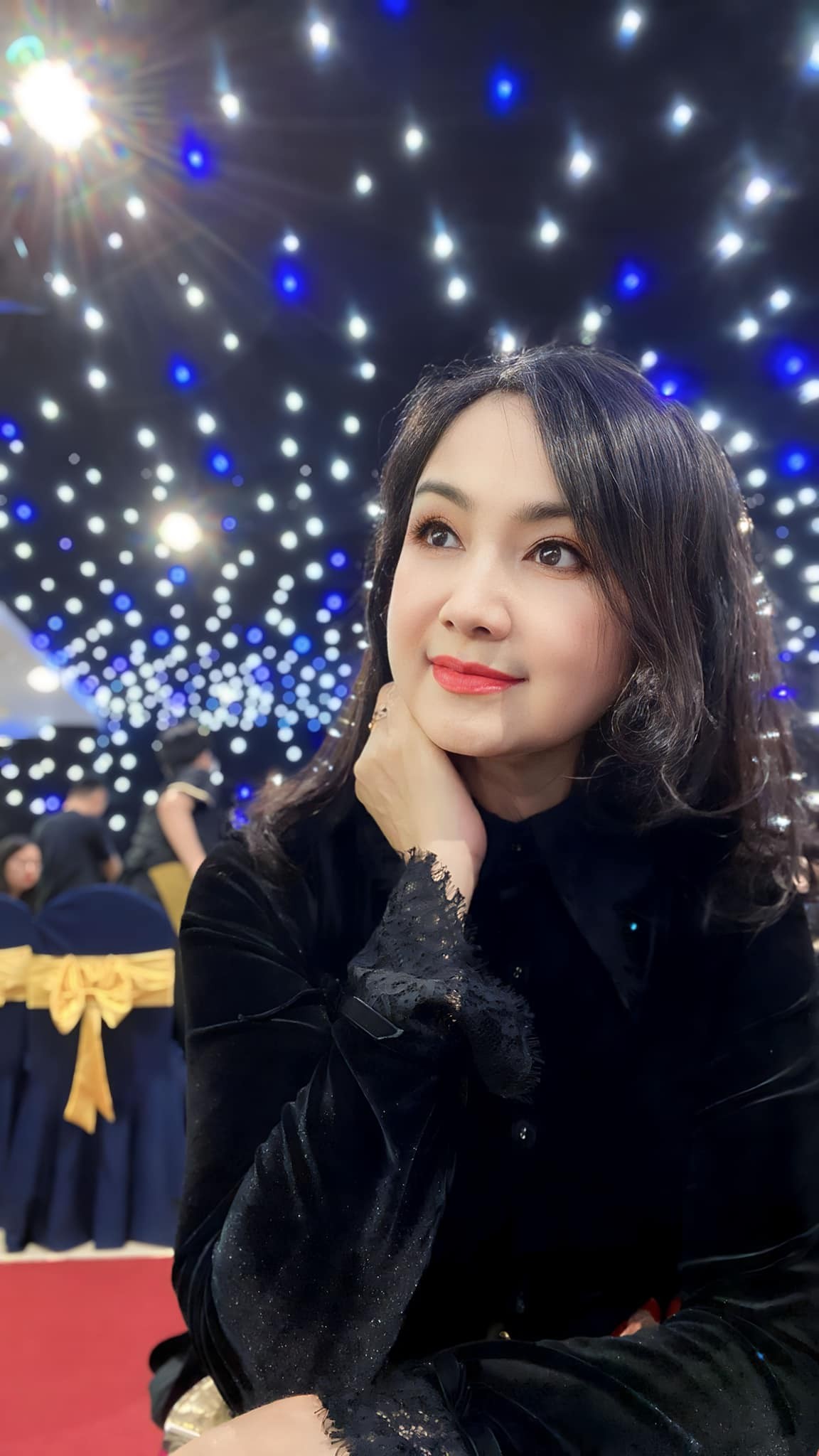 NSND Thu Hà 'trẻ mãi không già'