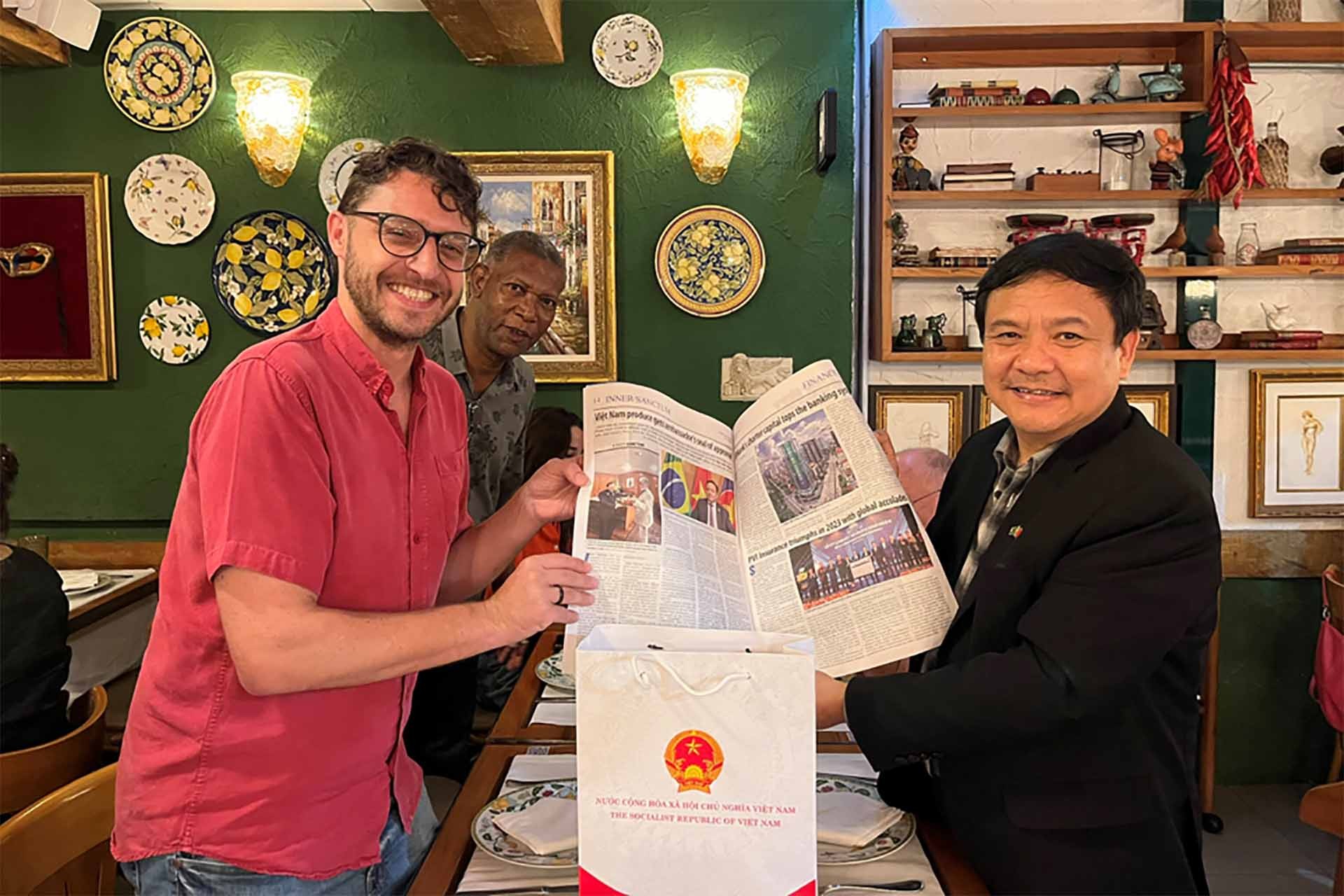 Bang Rio de Janeiro, Brazil mong muốn đẩy mạnh hợp tác giáo dục, du lịch, văn hoá với Việt Nam