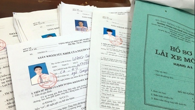 Không bỏ thủ tục cấp giấy khám sức khỏe cho người lái xe