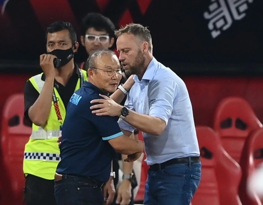 HLV Mano Polking khen đội tuyển Việt Nam nhiều cầu thủ giỏi và muốn dẫn dắt đội bóng HLV Mano Polking khen đội tuyển Việt Nam nhiều cầu thủ giỏi và muốn dẫn dắt đội bóng