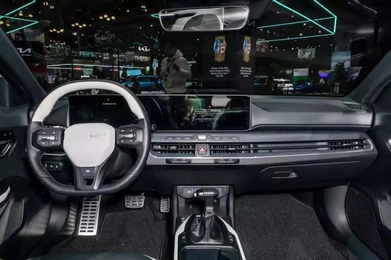 Kia K4 chính thức trình làng: Lột xác toàn diện, thay thế K3 Kia K4 chính thức trình làng: Lột xác toàn diện, thay thế K3