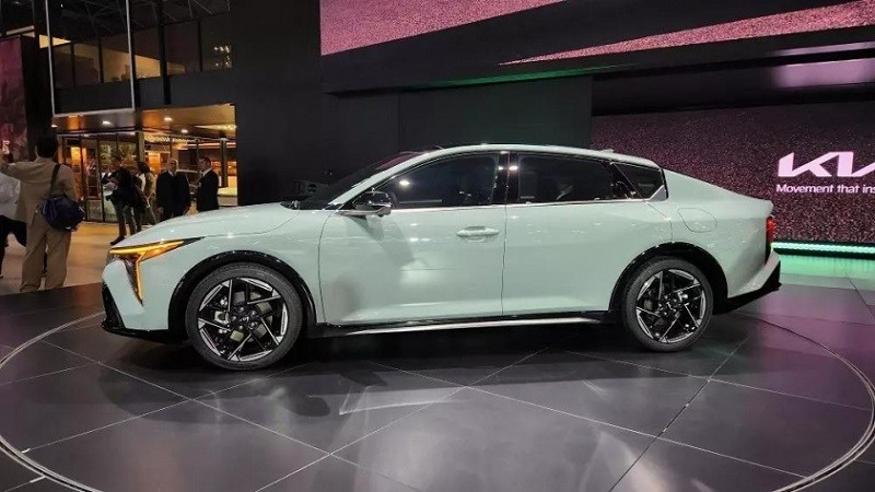 Kia K4 chính thức trình làng: Lột xác toàn diện, thay thế K3 Kia K4 chính thức trình làng: Lột xác toàn diện, thay thế K3