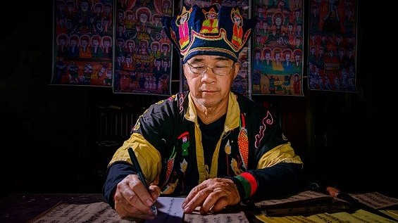 Trình hồ sơ xét Mo Mường và Nghệ thuật Chèo vào Danh sách Di sản văn hóa phi vật thể của UNESCO