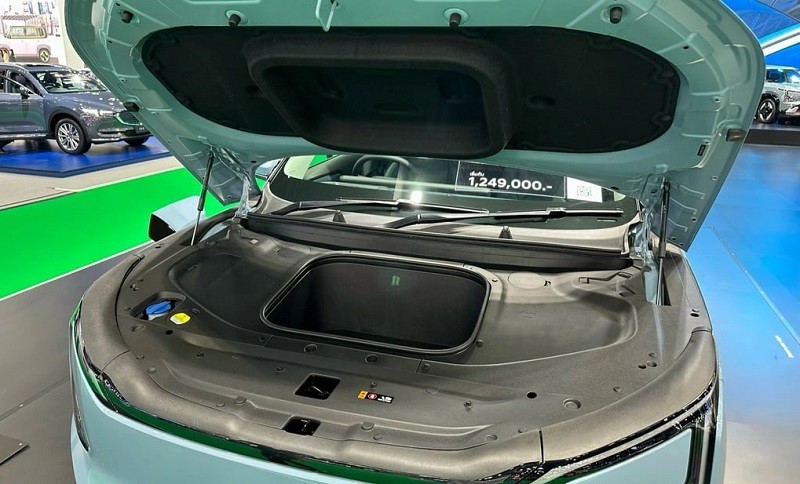 Cận cảnh xe điện Kia EV5 vừa ra mắt tại Thái Lan, giá từ 850 triệu đồng Cận cảnh xe điện Kia EV5 vừa ra mắt tại Thái Lan, giá từ 850 triệu đồng