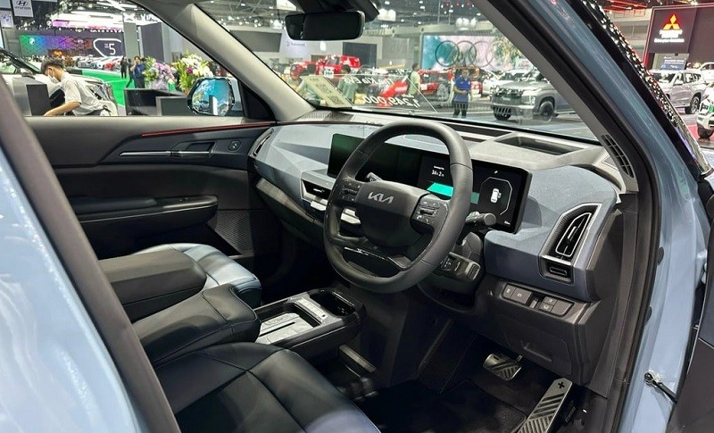 Cận cảnh xe điện Kia EV5 vừa ra mắt tại Thái Lan, giá từ 850 triệu đồng Cận cảnh xe điện Kia EV5 vừa ra mắt tại Thái Lan, giá từ 850 triệu đồng