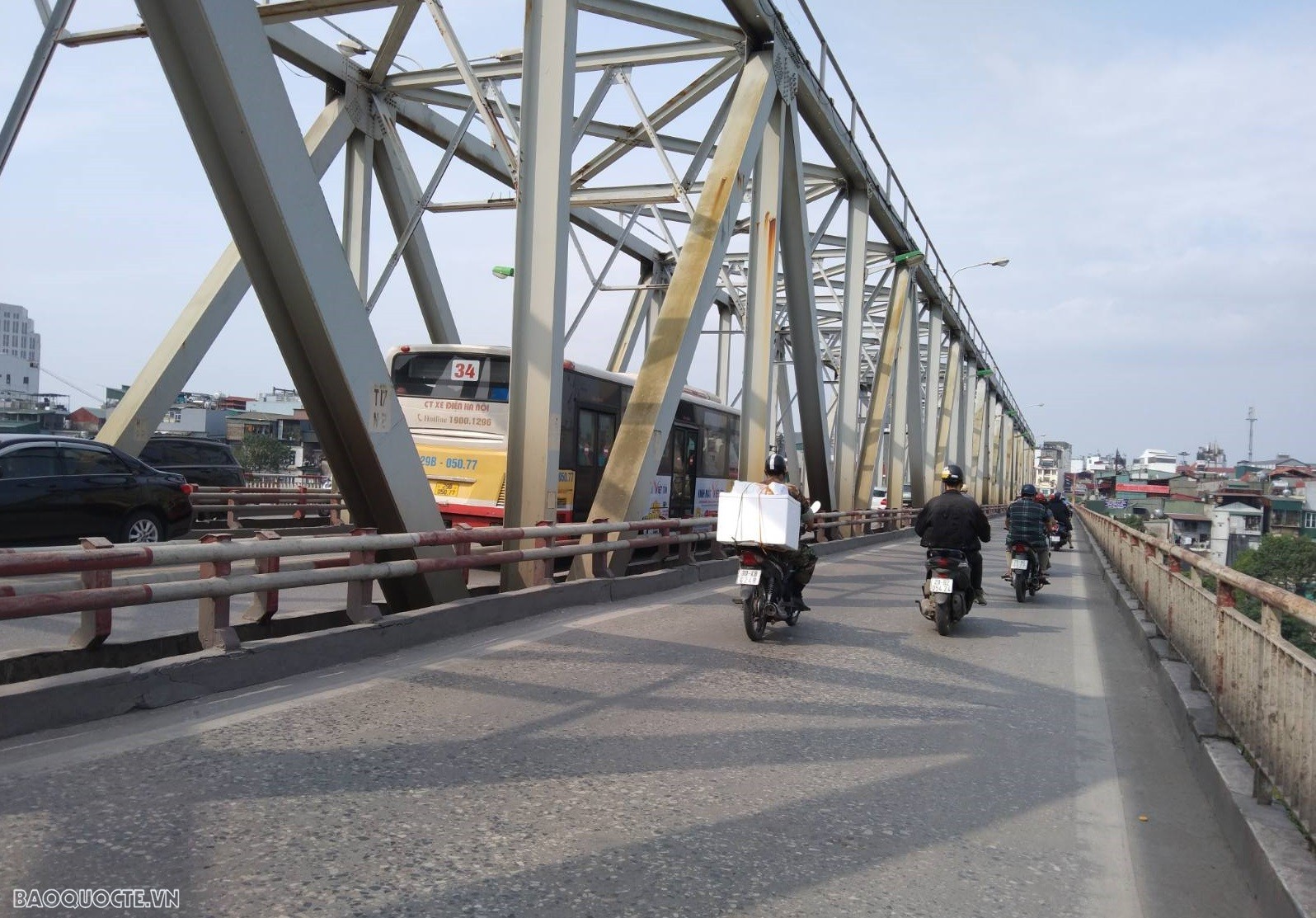 Dự báo thời tiết hôm nay (31/3): Hà Nội, Đông Bắc Bộ trời nắng; Tây Bắc, Bắc-Trung Trung Bộ, Nam Bộ có nắng nóng gay gắt trên 37 độ C