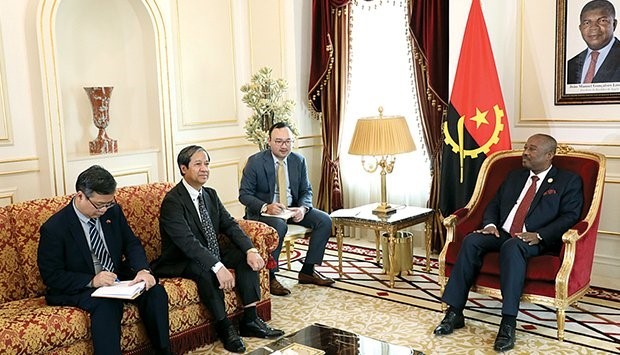 BT Nguyễn Kim Sơn chào xã giao Phó Chủ tịch thường trực Quốc hội Angola Américo António Cuononoca BT Nguyễn Kim Sơn chào xã giao Phó Chủ tịch thường trực Quốc hội Angola Américo António Cuononoca