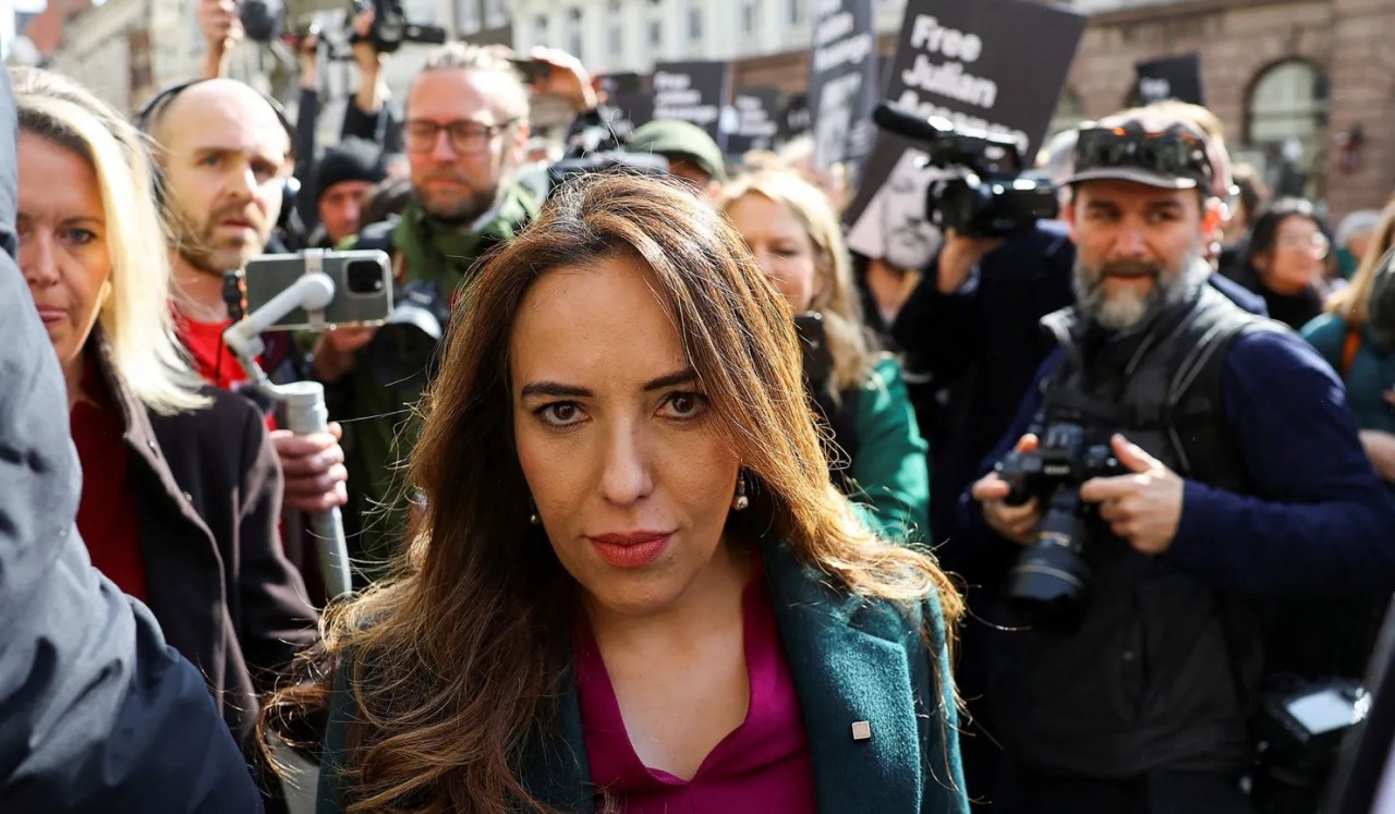 Ảnh ấn tượng (25 31/3): Nga đáp trả cáo buộc sẽ tấn công đồng minh Mỹ ở Đông Âu, Ukraine lắp ‘răng rồng’ chống tăng, ‘biển’ ô tô điện Trung Quốc