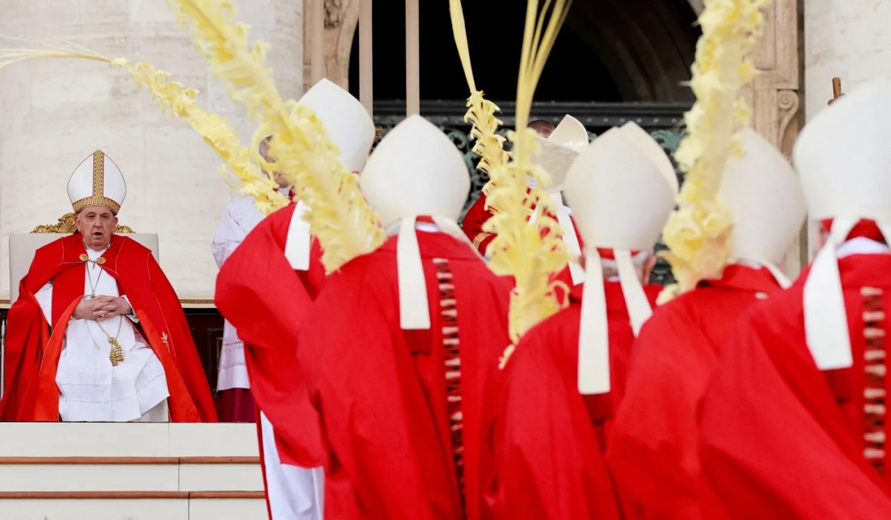 Ảnh ấn tượng (25 31/3): Nga đáp trả cáo buộc sẽ tấn công đồng minh Mỹ ở Đông Âu, Ukraine lắp ‘răng rồng’ chống tăng, ‘biển’ ô tô điện Trung Quốc