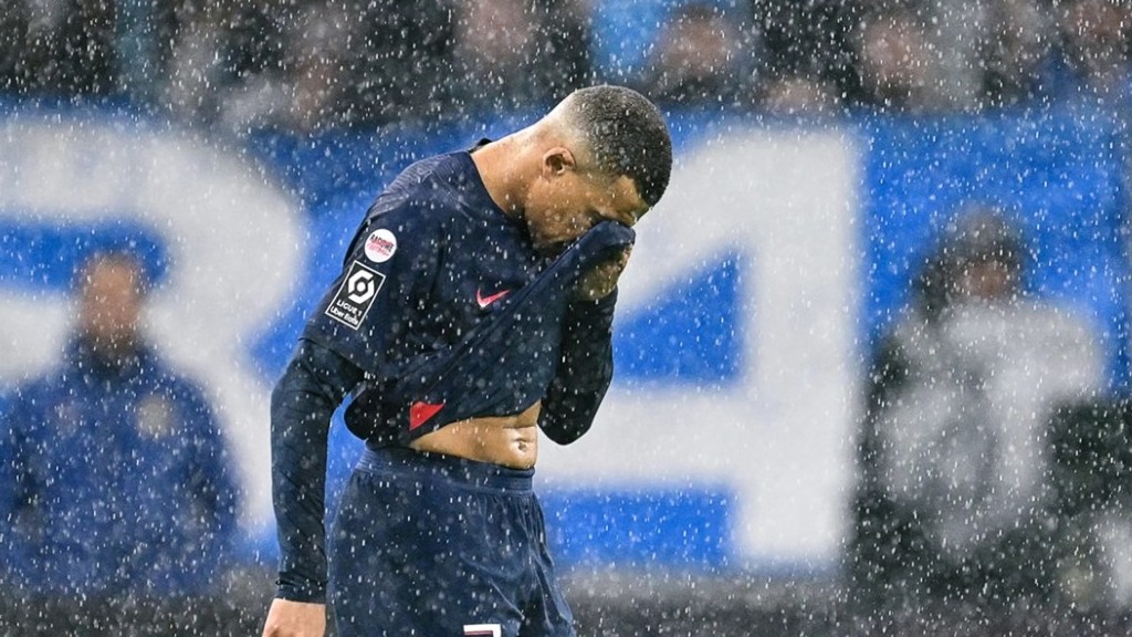 Ligue 1: Kylian Mbappe đăng dòng trạng thái khó hiểu trên trang mạng cá nhân