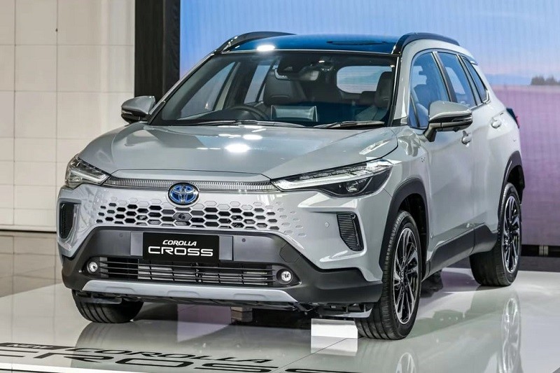 Toyota Corolla Cross 2024 thuộc bản nâng cấp giữa vòng đời (facelift). Trong hình là biến thể HEV Toyota Corolla Cross 2024 thuộc bản nâng cấp giữa vòng đời (facelift). Trong hình là biến thể HEV
