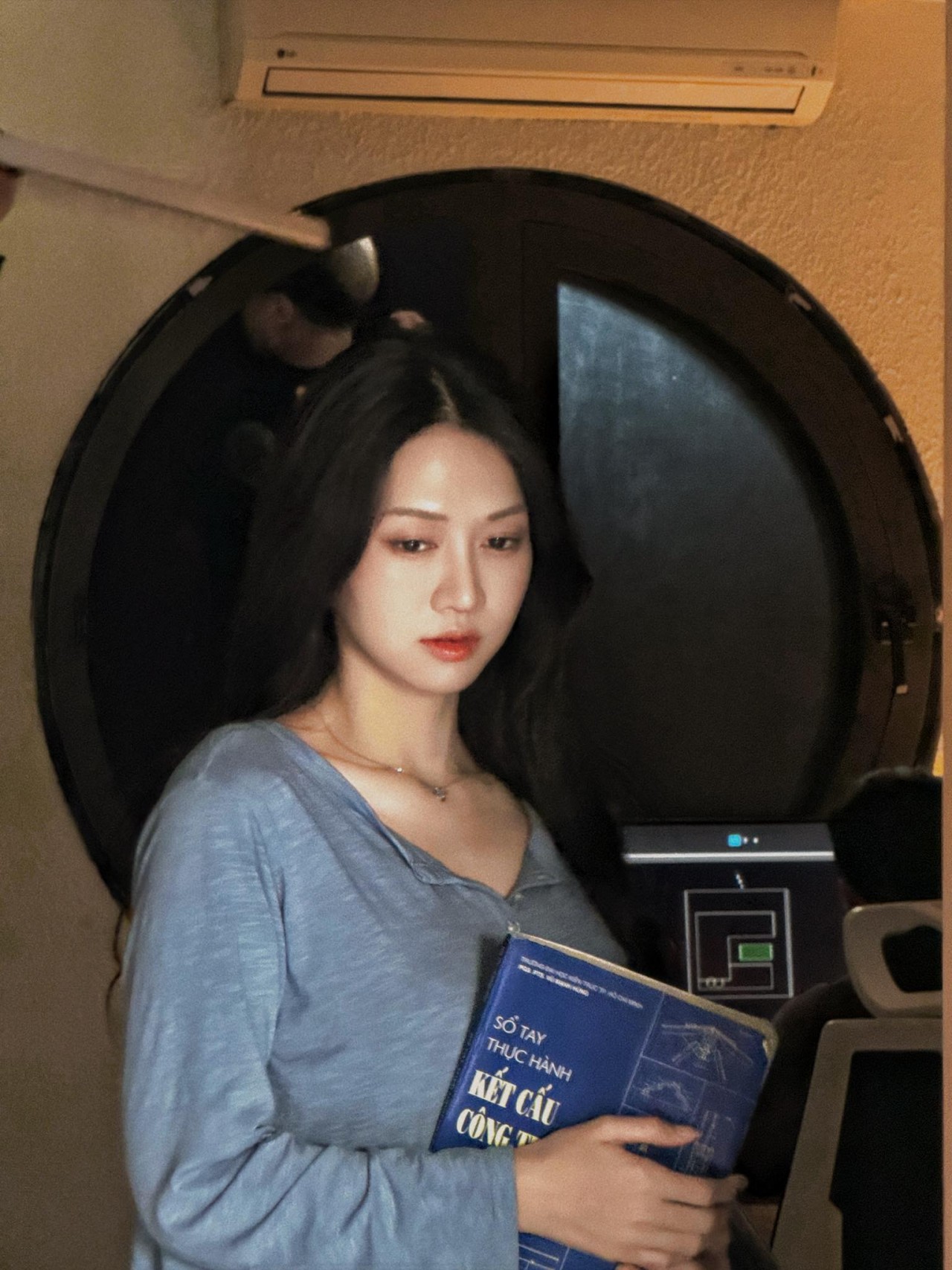 Thổn thức trước nhan sắc đời thường của Lê Bống phim 'Lỡ hẹn với ngày xanh'