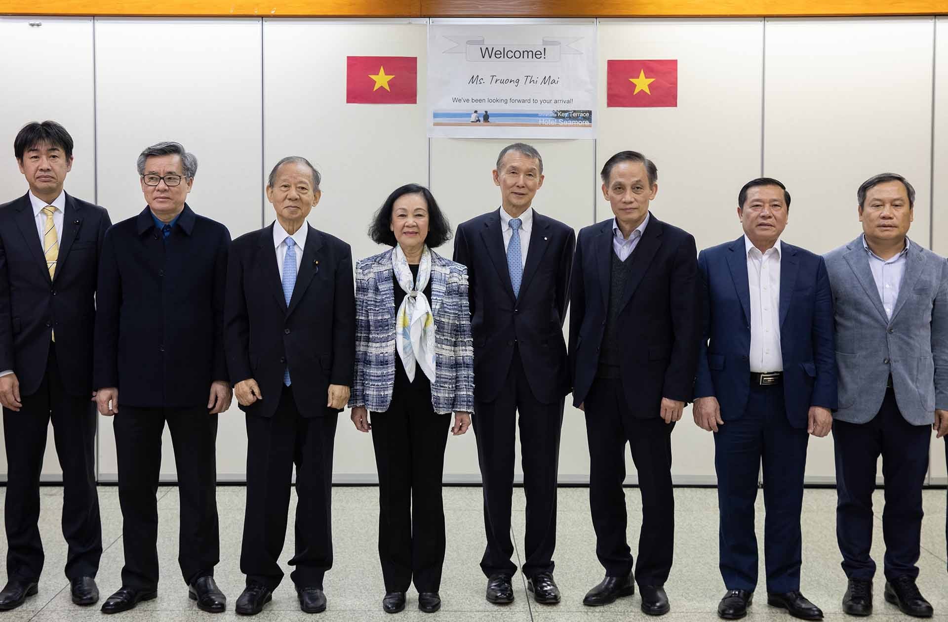 Đưa quan hệ Việt Nam-Nhật Bản phát triển sâu rộng, toàn diện, tương xứng với định vị, tầm mức mới Đưa quan hệ Việt Nam-Nhật Bản phát triển sâu rộng, toàn diện, tương xứng với định vị, tầm mức mới