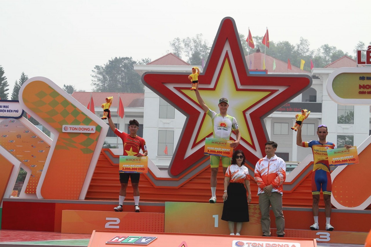 Điện Biên: Hơn 100 tay đua xe đạp khởi đầu chặng tranh tài tại Giải đua xe đạp Cúp Truyền hình 2024 Điện Biên: Hơn 100 tay đua xe đạp khởi đầu chặng tranh tài tại Giải đua xe đạp Cúp Truyền hình 2024