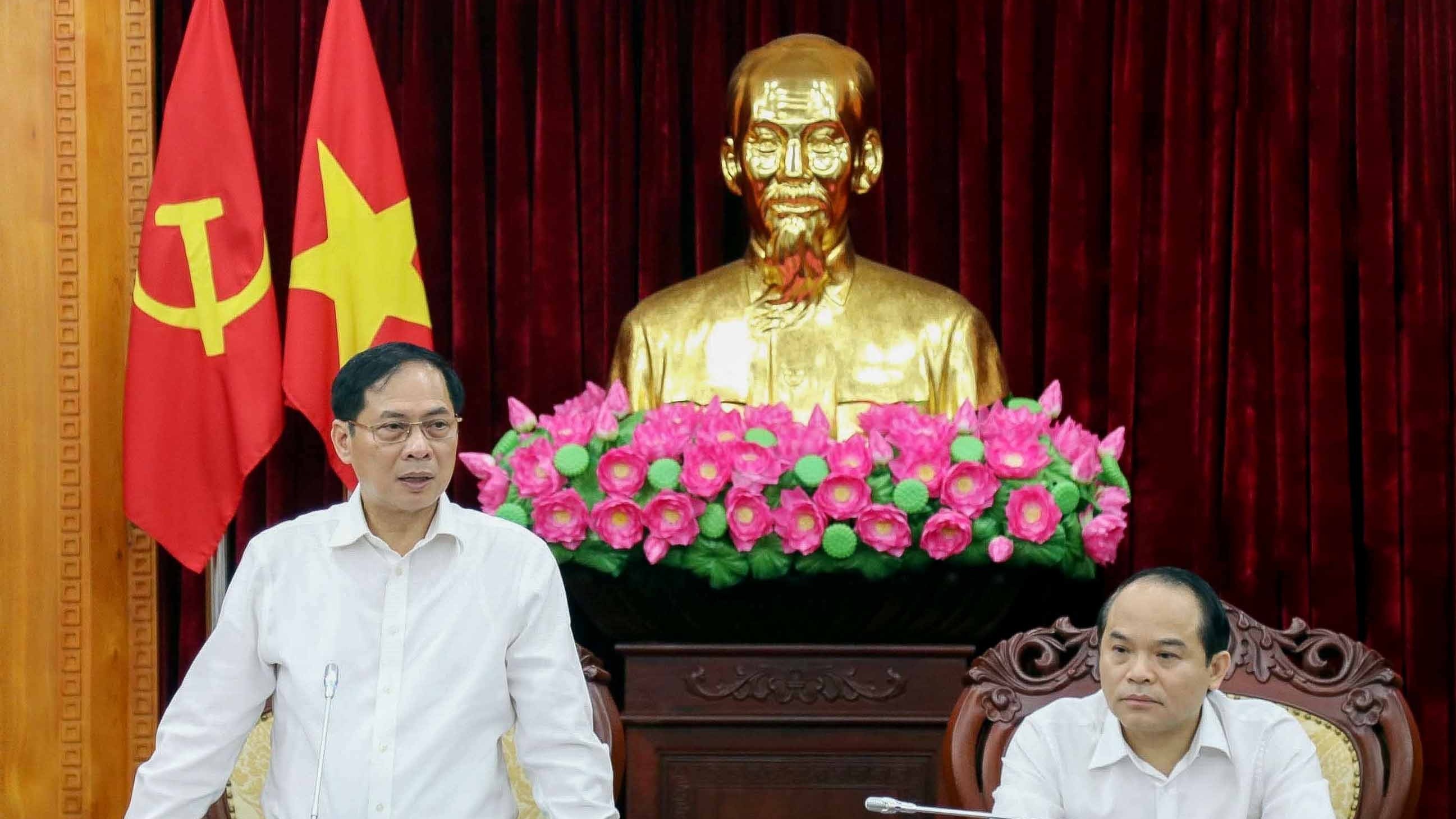 Lạng Sơn cần tiếp tục làm sâu sắc quan hệ hợp tác với địa phương các nước, nhất là Trung Quốc