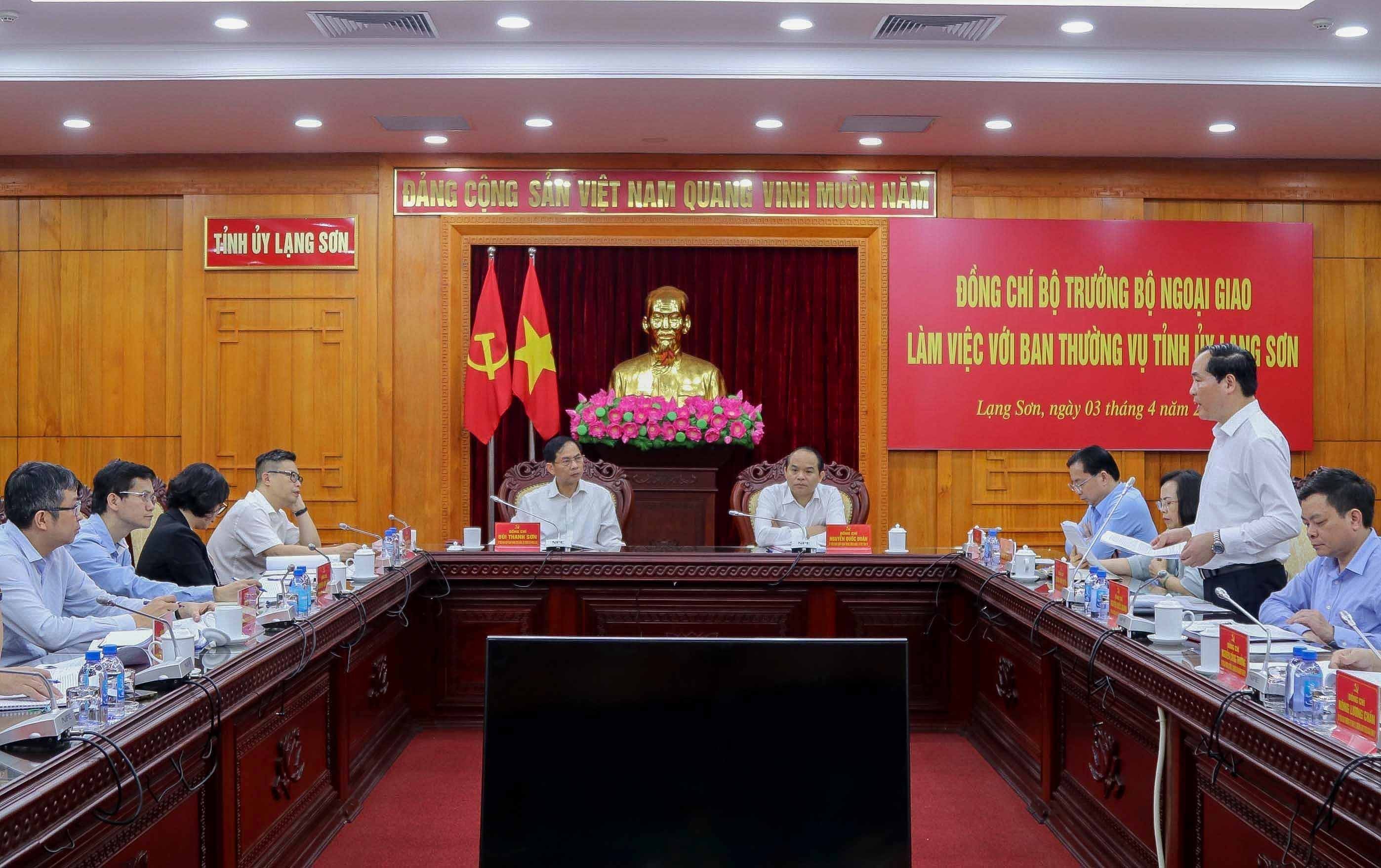 Lạng Sơn cần tiếp tục làm sâu sắc quan hệ hợp tác với địa phương các nước, nhất là Trung Quốc