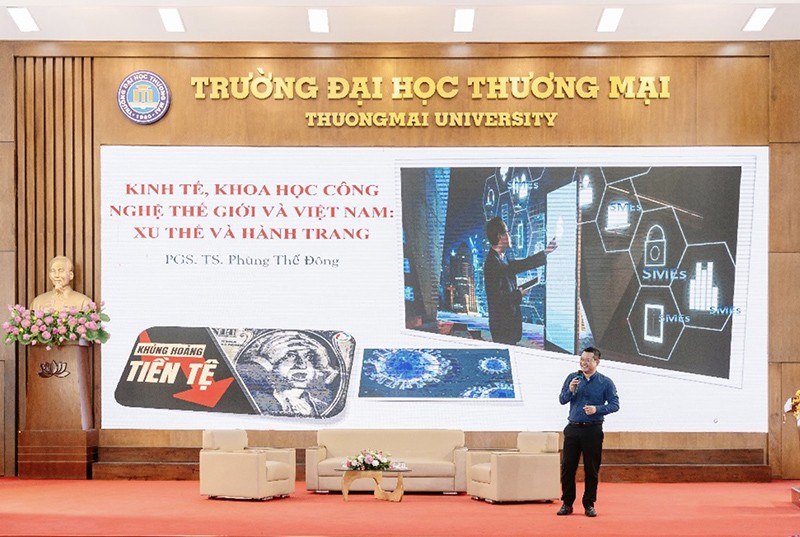 PGS.TS. Phùng Thế Đông trình bày về Biến động kinh tế và KH-CN trên thế giới và cơ hội việc làm PGS.TS. Phùng Thế Đông trình bày về Biến động kinh tế và KH-CN trên thế giới và cơ hội việc làm