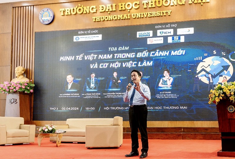 TS. Trần Văn Lê, CEO Công ty TNHH Sản xuất cơ điện và Thương mại Phương Linh, chia sẻ “đường đi đến thành công” sau 25 năm khởi nghiệp TS. Trần Văn Lê, CEO Công ty TNHH Sản xuất cơ điện và Thương mại Phương Linh, chia sẻ “đường đi đến thành công” sau 25 năm khởi nghiệp