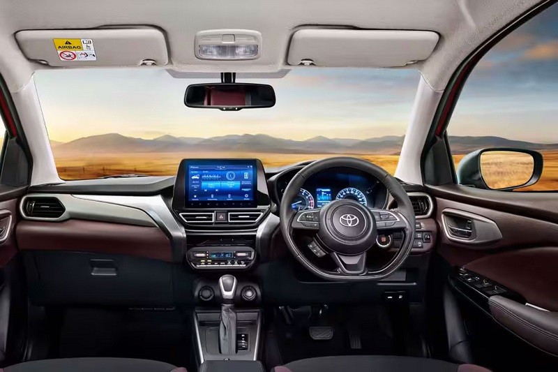 Cận cảnh Toyota Urban Cruiser Taisor vừa ra mắt tại Ấn Độ, giá từ 230 triệu đồng