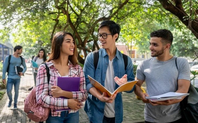 Điểm tin thế giới sáng ngày 5/4: Bầu cử Quốc hội Kuwait, Đan Mạch đóng cửa không phận, cựu Chủ tịch Quốc hội Nam Phi bị bắt Điểm tin thế giới sáng ngày 5/4: Bầu cử Quốc hội Kuwait, Đan Mạch đóng cửa không phận, cựu Chủ tịch Quốc hội Nam Phi bị bắt