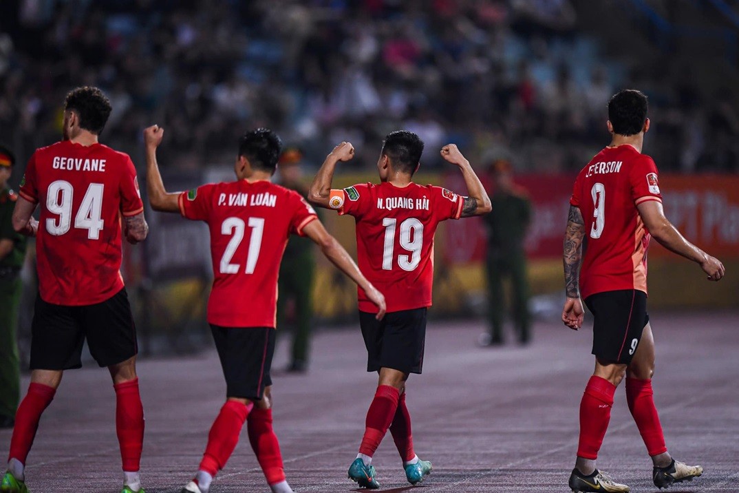 V-League 2023/24: HLV Kiatisuk V-League 2023/24: HLV Kiatisuk