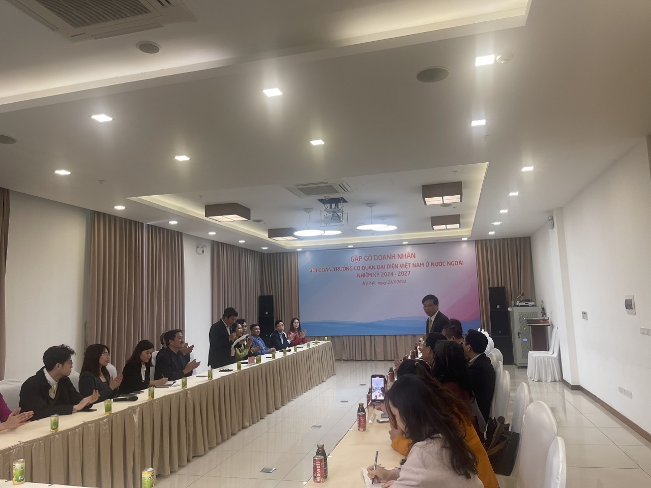 Các đại biểu tham dự Chương trình Cafe Doanh nhân với các Đại sứ, Thương vụ. Các đại biểu tham dự Chương trình Cafe Doanh nhân với các Đại sứ, Thương vụ.