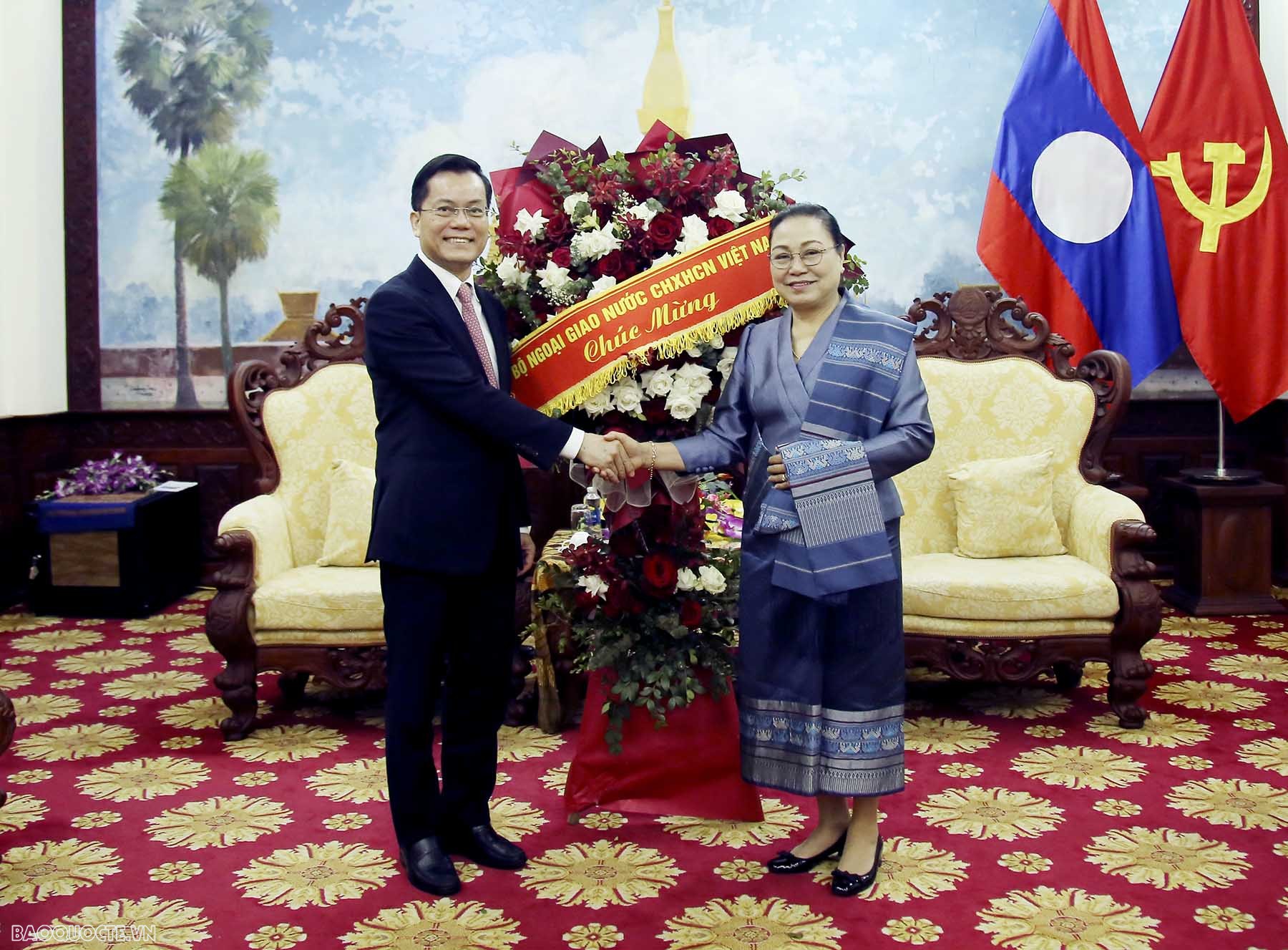 Việt Nam – Lào: Phát huy vai trò của hai Bộ Ngoại giao trong việc củng cố quan hệ chính trị gắn bó, tin cậy, thúc đẩy hợp tác song phương Thứ trưởng Hà Kim Ngọc chúc mừng Tết cổ truyền Bun Pi May của Lào