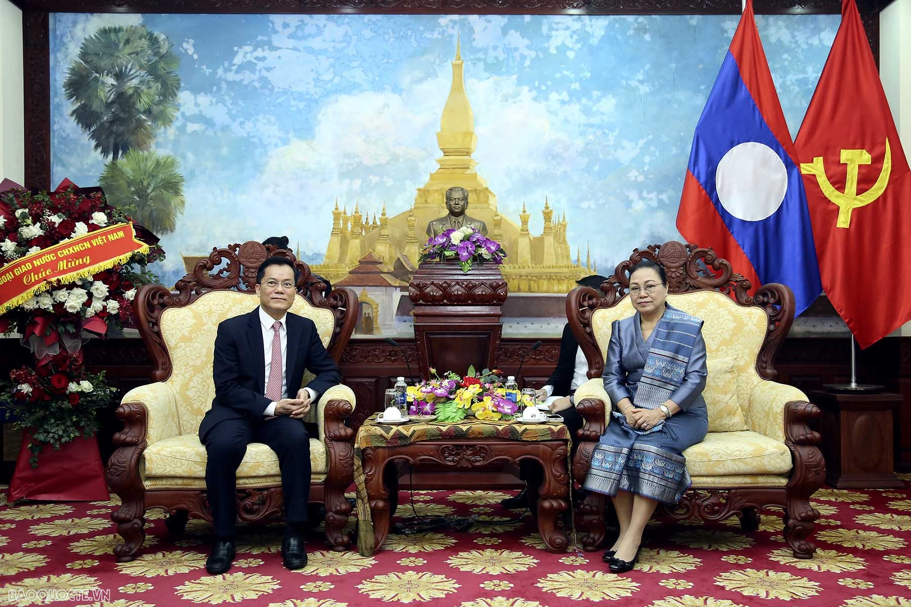 Việt Nam – Lào: Phát huy vai trò của hai Bộ Ngoại giao trong việc củng cố quan hệ chính trị gắn bó, tin cậy, thúc đẩy hợp tác song phương Thứ trưởng Hà Kim Ngọc chúc mừng Tết cổ truyền Bun Pi May của Lào