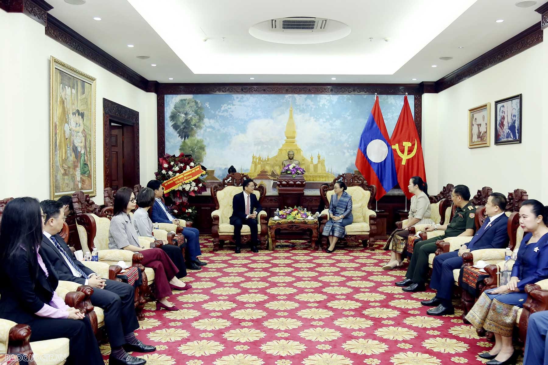 Việt Nam – Lào: Phát huy vai trò của hai Bộ Ngoại giao trong việc củng cố quan hệ chính trị gắn bó, tin cậy, thúc đẩy hợp tác song phương Thứ trưởng Hà Kim Ngọc chúc mừng Tết cổ truyền Bun Pi May của Lào