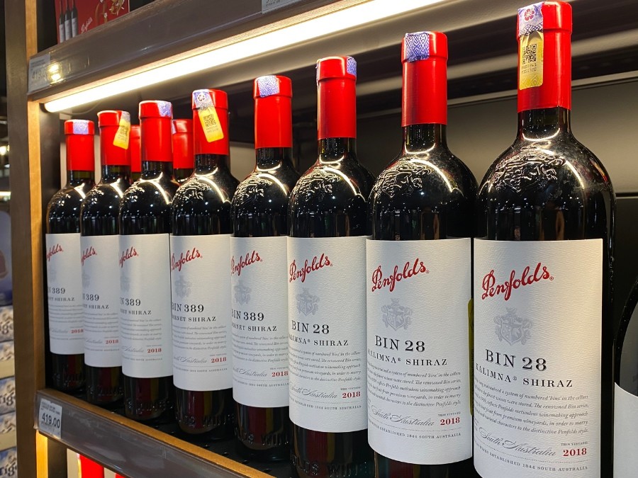 Những chai rượu vang Penfolds Grange do hãng Penfolds thuộc sở hữu của Treasury Wine Estates, Australia sản xuất. (Nguồn: Just Drinks)