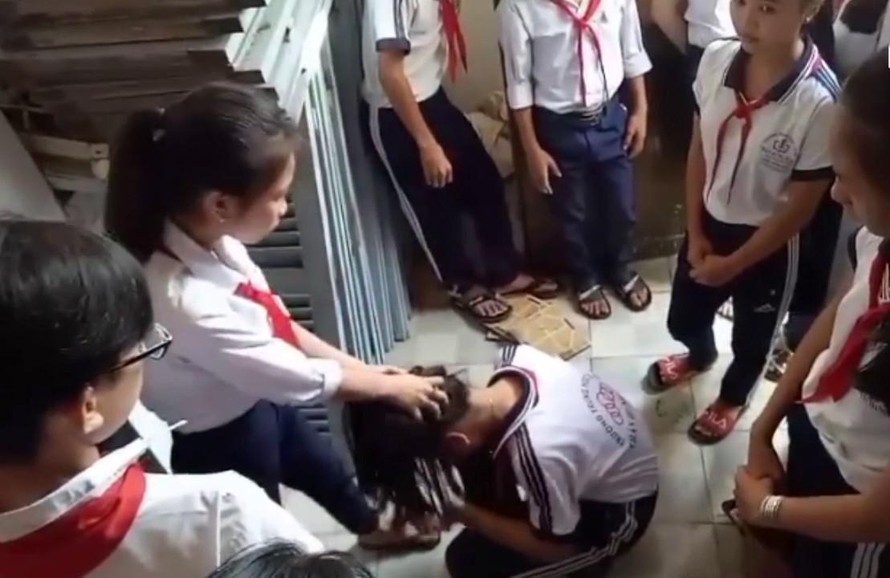 Bạo lực tuổi vị thành niên: Dạy con kỹ năng làm chủ bản thân Bạo lực tuổi vị thành niên: Dạy con kỹ năng làm chủ bản thân