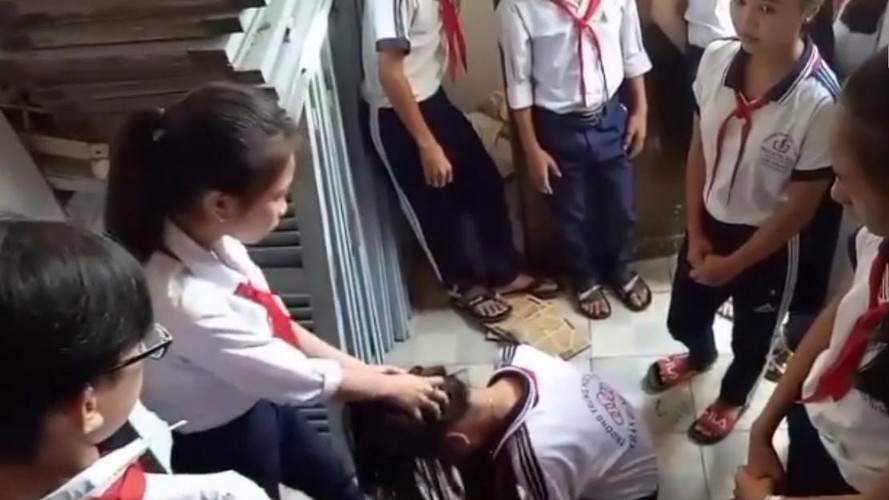 Bạo lực tuổi vị thành niên: Dạy con kỹ năng làm chủ bản thân và xử lý khủng hoảng trong các mối quan hệ