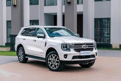 Ford Everest 2024 mới về đại lý: Cắt bớt trang bị, thêm tính năng bên trong