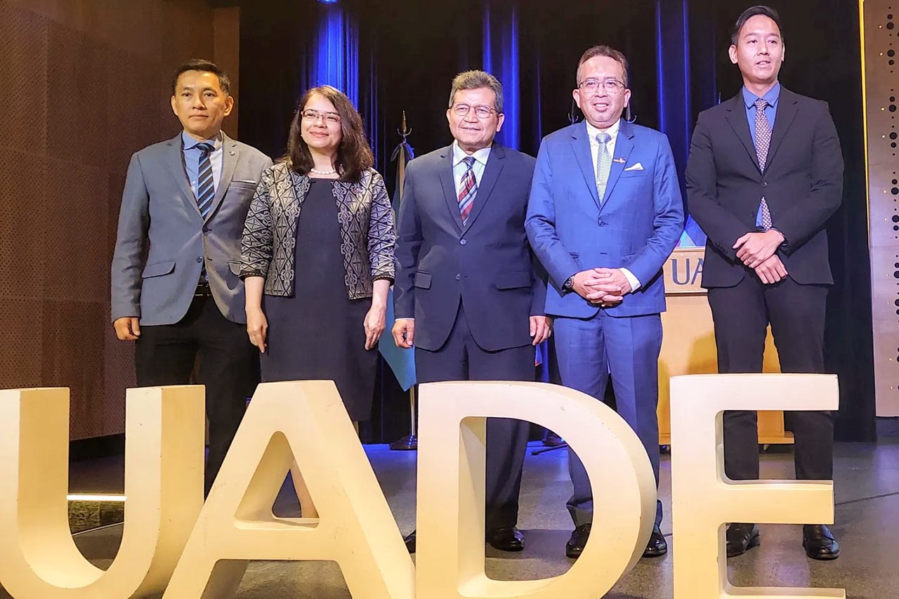 Đại diện các nước ASEAN tại Argentina trao đổi và giao lưu với sinh viên Đại học Doanh nghiệp UADE Đại diện các nước ASEAN tại Argentina trao đổi và giao lưu với sinh viên Đại học Doanh nghiệp UADE