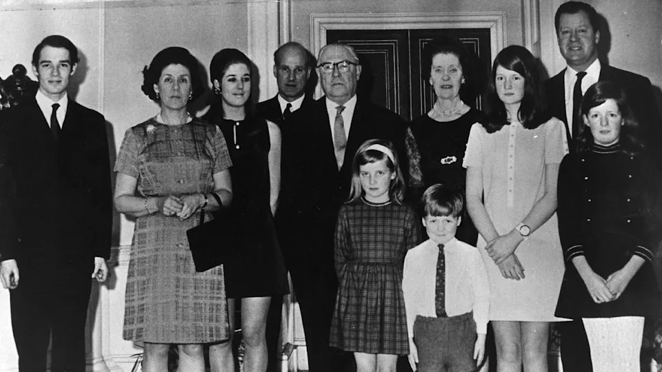 Những bức ảnh hiếm hoi thời trẻ của Công nương Diana Những bức ảnh hiếm hoi thời trẻ của Công nương Diana