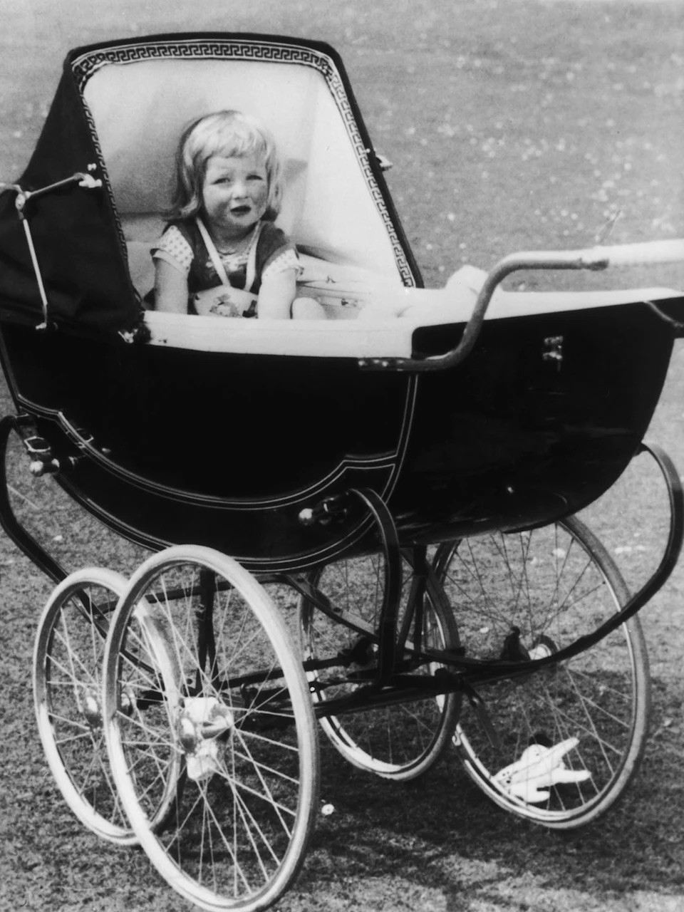 Những bức ảnh hiếm hoi thời trẻ của Công nương Diana Những bức ảnh hiếm hoi thời trẻ của Công nương Diana