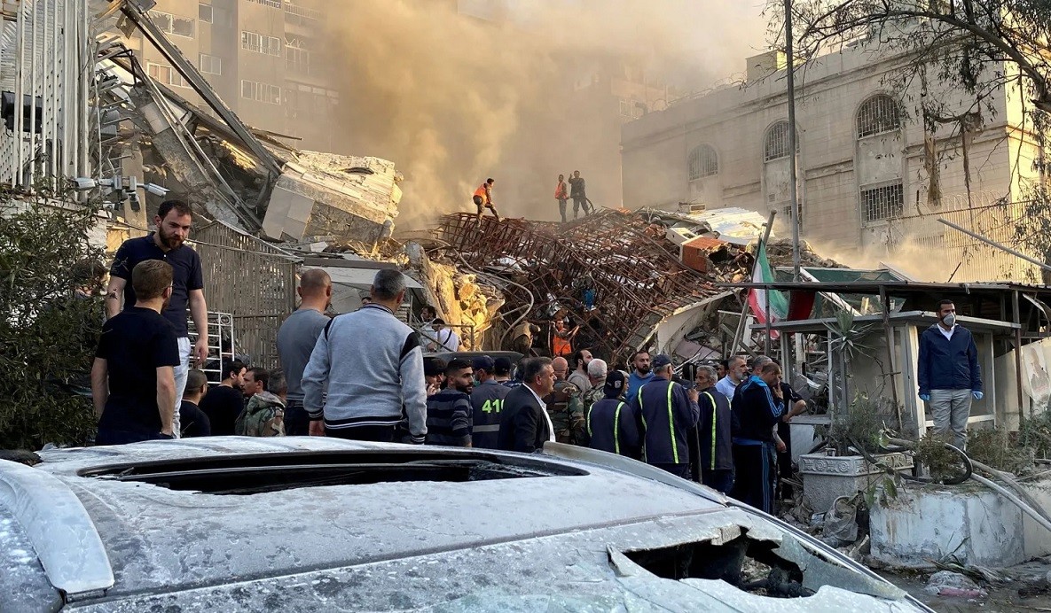 Ảnh ấn tượng (1 7/4): Nga nói về mục đích của kẻ chủ mưu đánh bom nhà hát, Ukraine tập trận ở miền Nam, Đại sứ quán Iran tại Syria bị tấn công