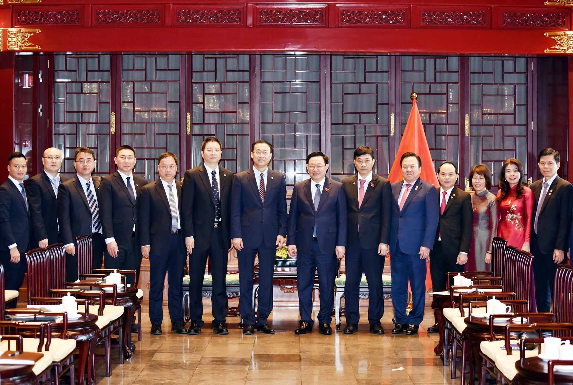 Chủ tịch Quốc hội tiếp lãnh đạo một số tập đoàn hàng đầu của Trung Quốc Chủ tịch Quốc hội tiếp lãnh đạo một số tập đoàn hàng đầu của Trung Quốc