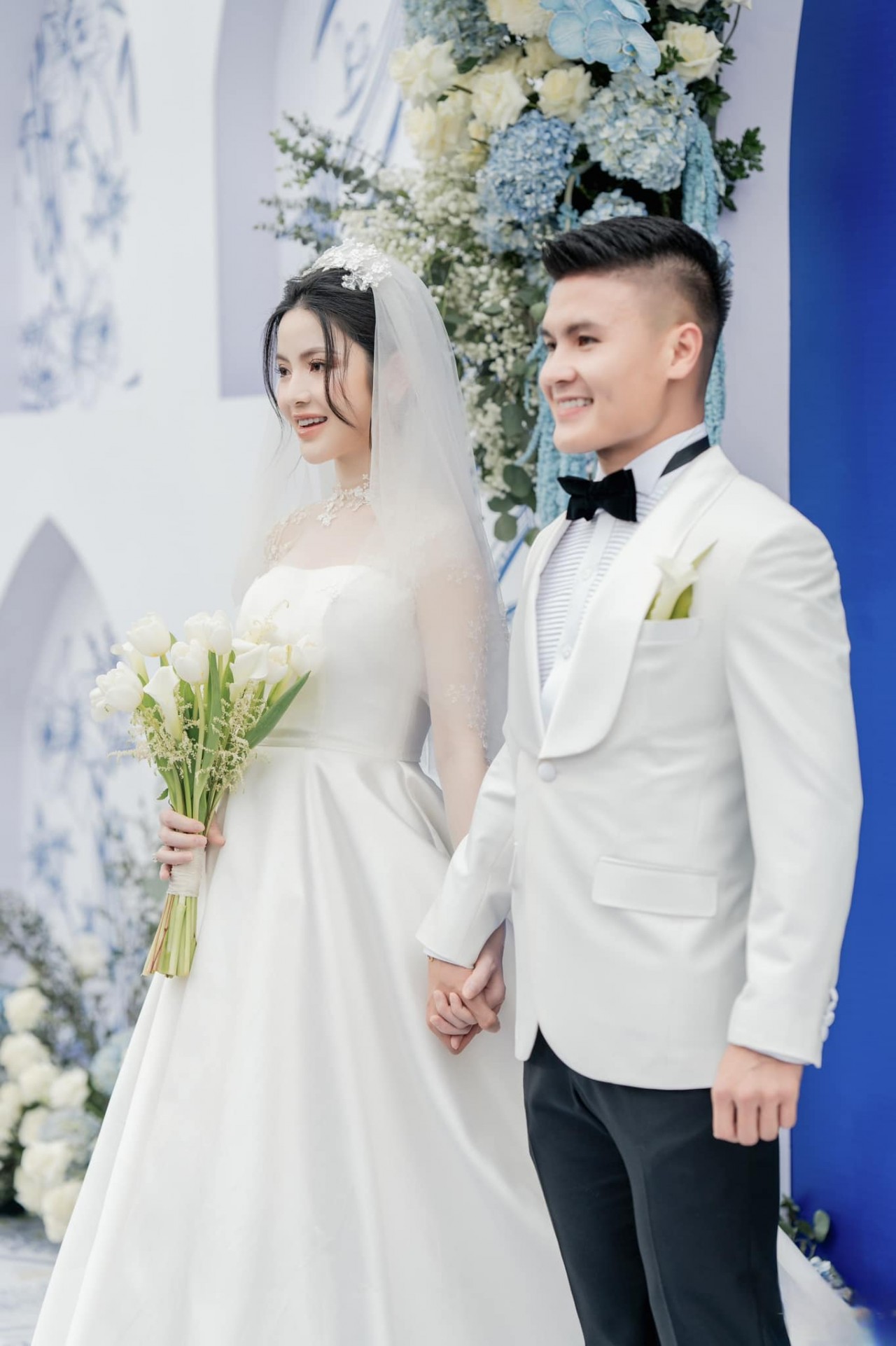 Ngắm loạt ảnh cưới đẹp như mơ của Quang Hải - Chu Thanh Huyền