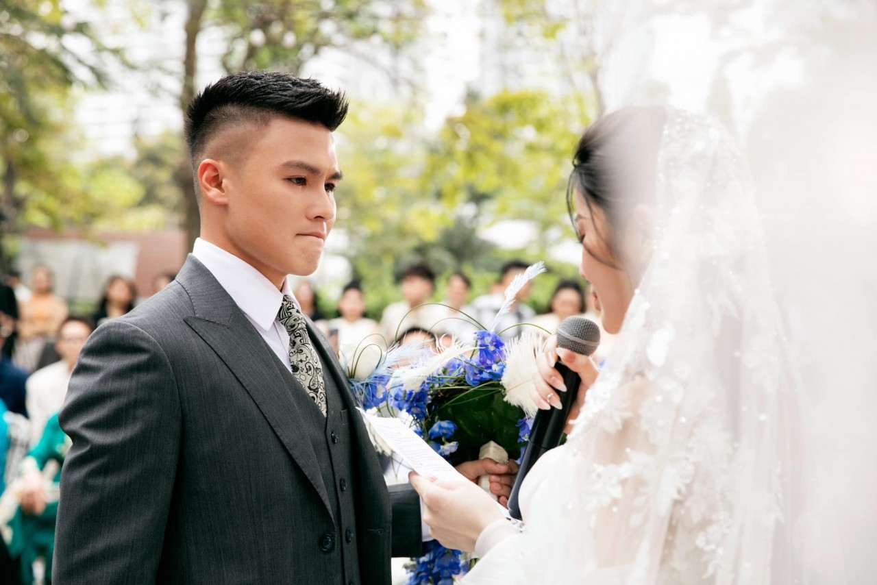 Ngắm loạt ảnh cưới đẹp như mơ của Quang Hải - Chu Thanh Huyền