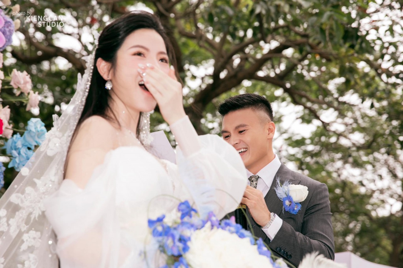 Ngắm loạt ảnh cưới đẹp như mơ của Quang Hải - Chu Thanh Huyền