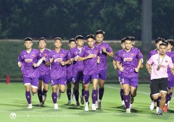Đội tuyển U23 Việt Nam tập luyện, vận động nhẹ trước trận giao hữu với U23 Jordan