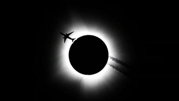 Hàng triệu người Bắc Mỹ mê mẩn trước khung cảnh của ‘kỳ quan vũ trụ' nhật thực toàn phần