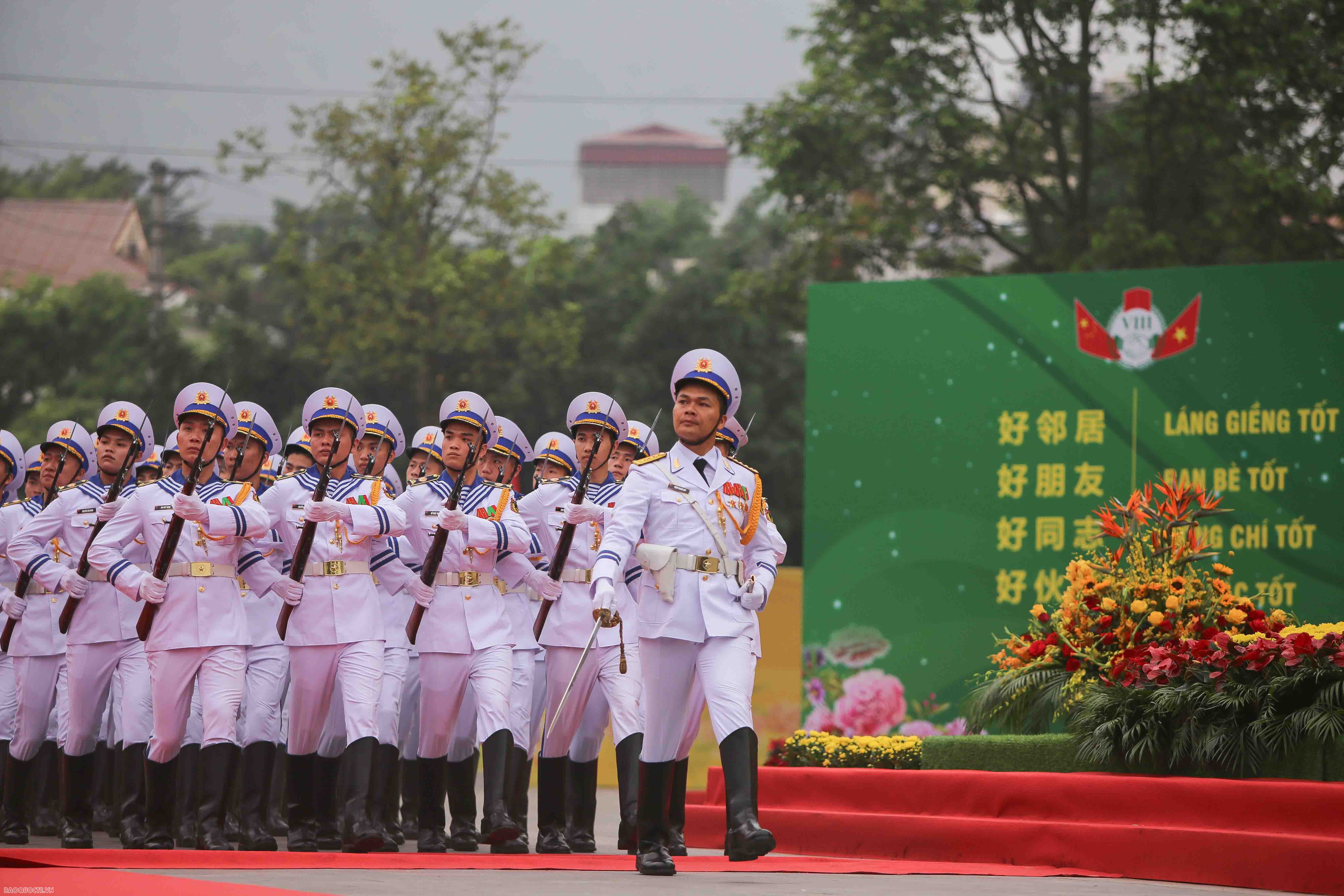 Giao lưu hữu nghị quốc phòng biên giới Việt Nam   Trung Quốc lần thứ 8 chính thức bắt đầu